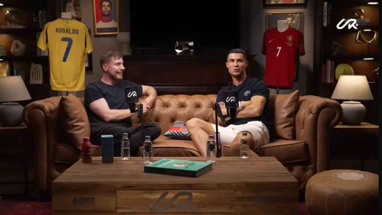قصص مرعبة وأسئلة محرجة.. لقاء رونالدو ومستر بيست - كامل ومترجم (فيديو)