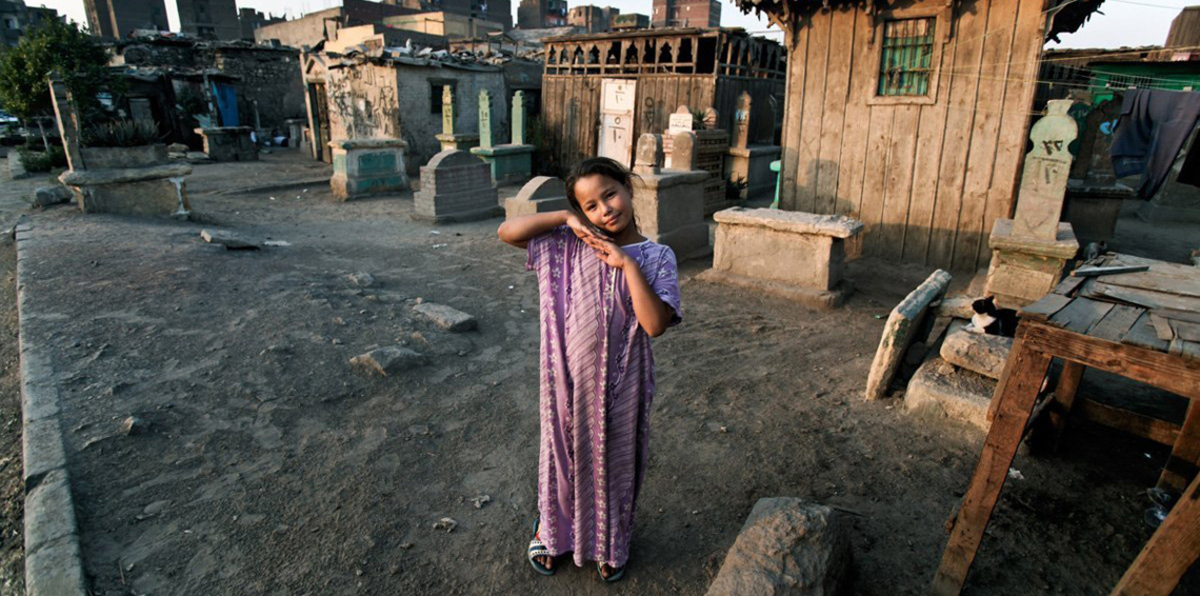 سكان المقابر في مصر .. حياة في ضيافة الموتى (فيديو إرم)