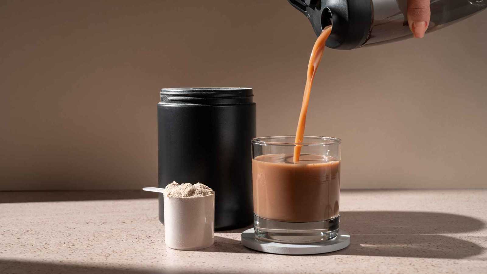 البروتين بالقهوة.. معلومات "مهمة" لكل رياضي ومهتم بالرشاقة