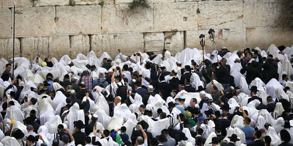 إسرائيل تشرع بإقامة منطقة صلاة مختلطة في ساحة البراق