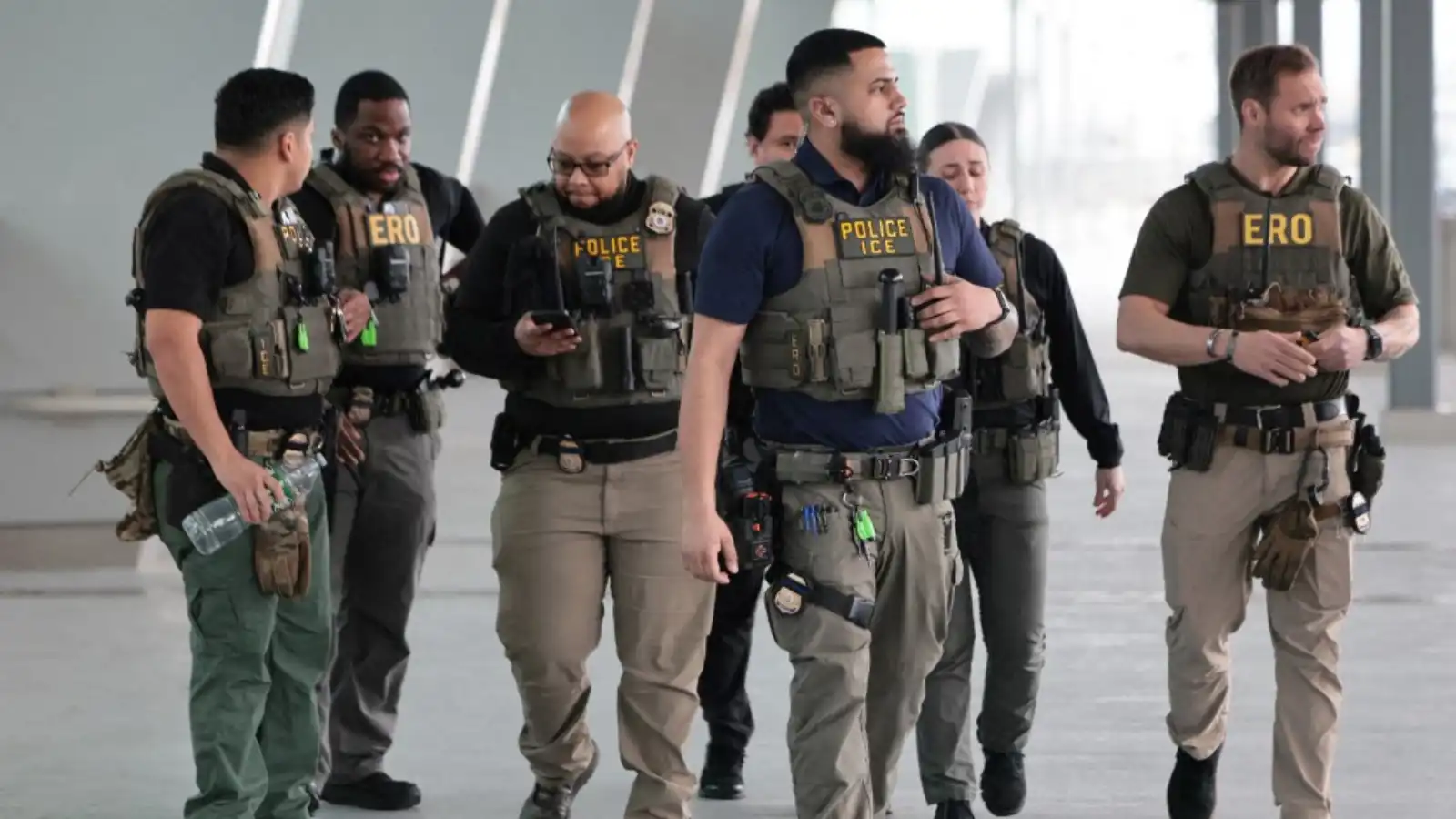 تقرير يوثق عشرات المخالفات في معسكر أمريكي لاحتجاز المهاجرين