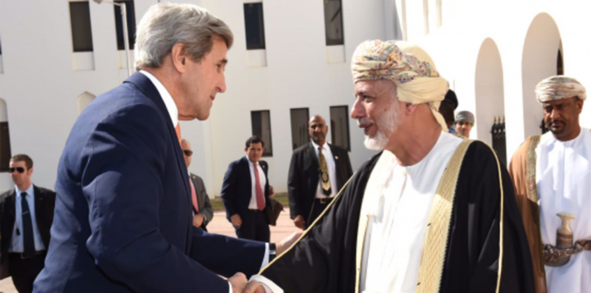 كيري يغادر سلطنة عمان متوجهًا إلى أبوظبي