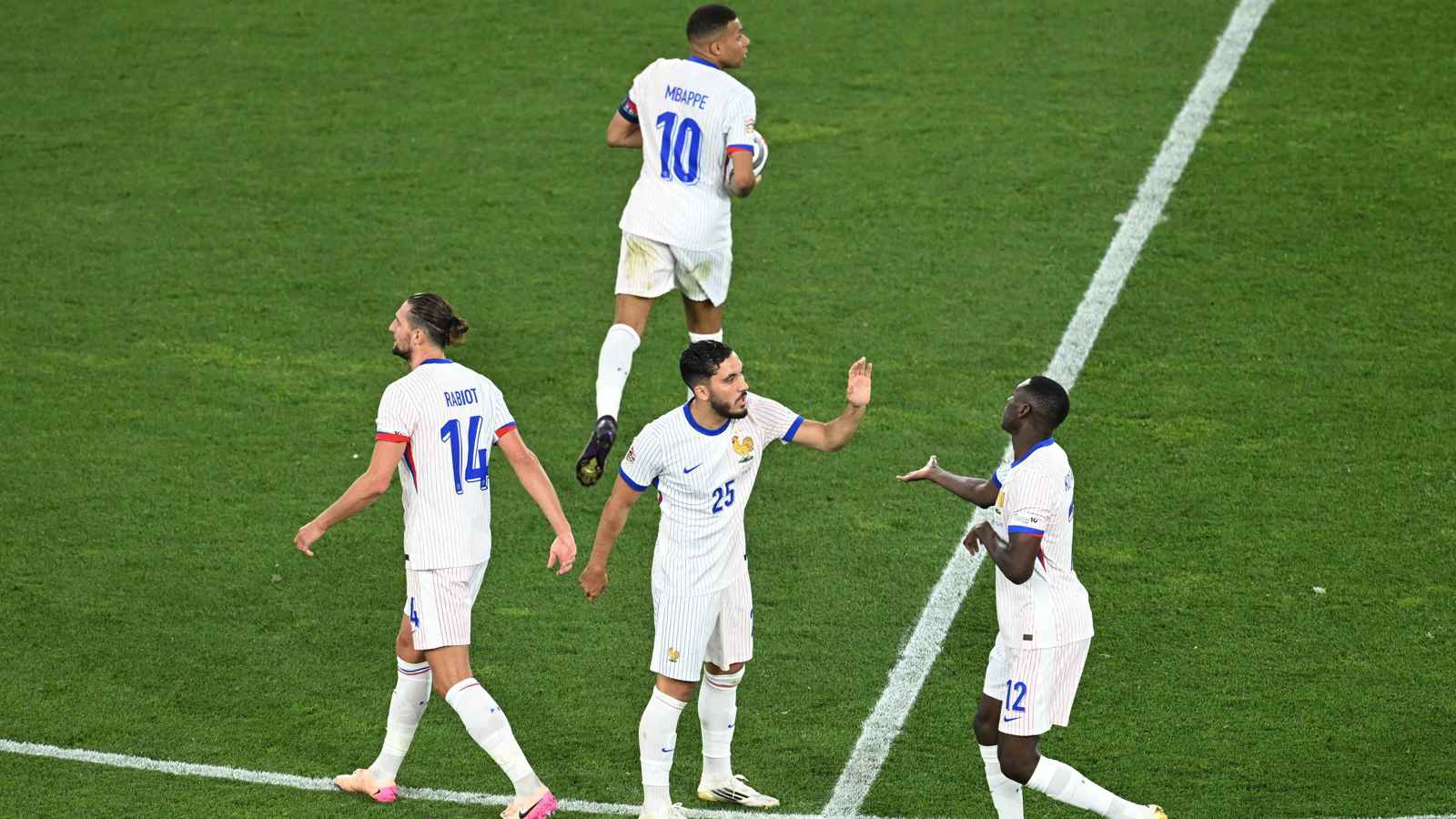 هدف وتمريرتان حاسمتان..أداء مذهل لريان شرقي في أول ظهور مع فرنسا (فيديو)