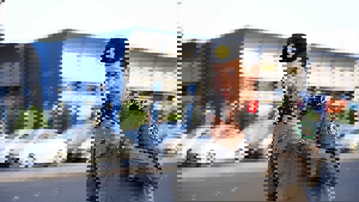 الشرطة السعودية تعتقل مواطنين اعتدوا على وافدين وسلبوهما