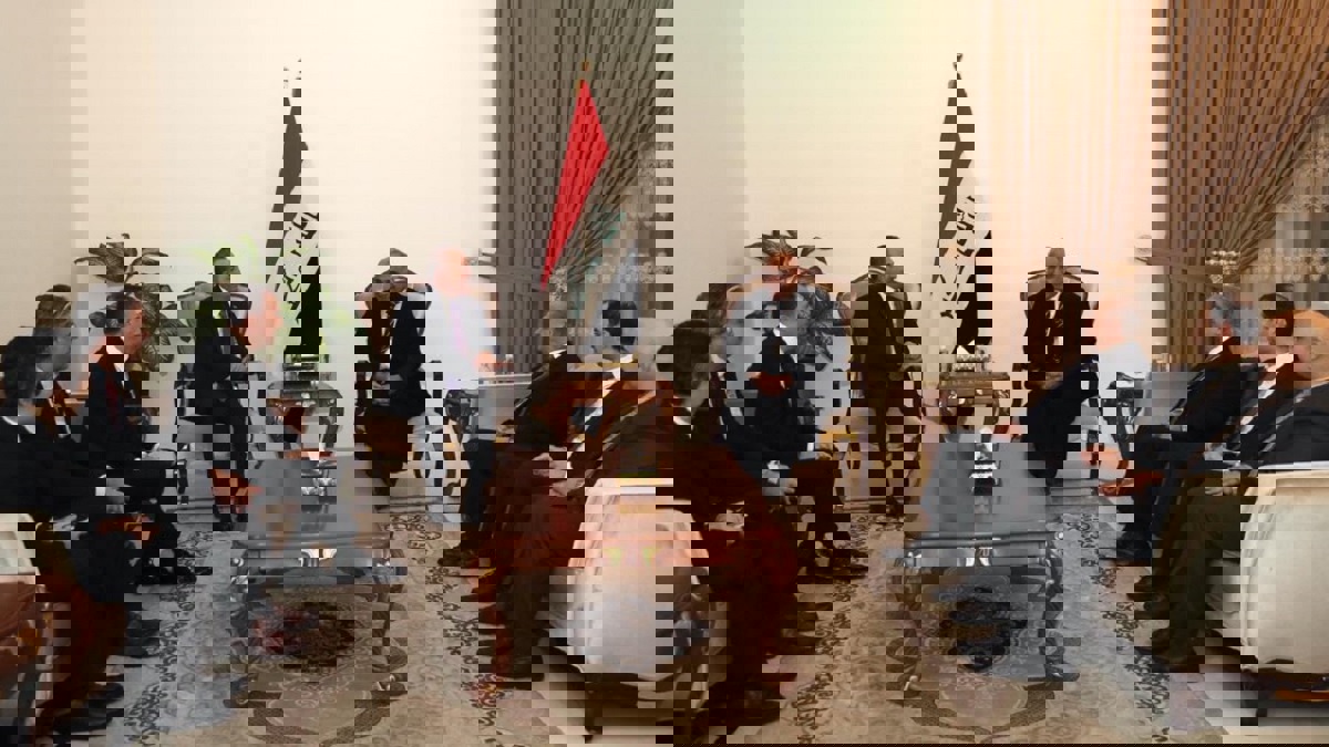 تشاووش أوغلو يبحث مع عادل عبدالمهدي تطورات المنطقة