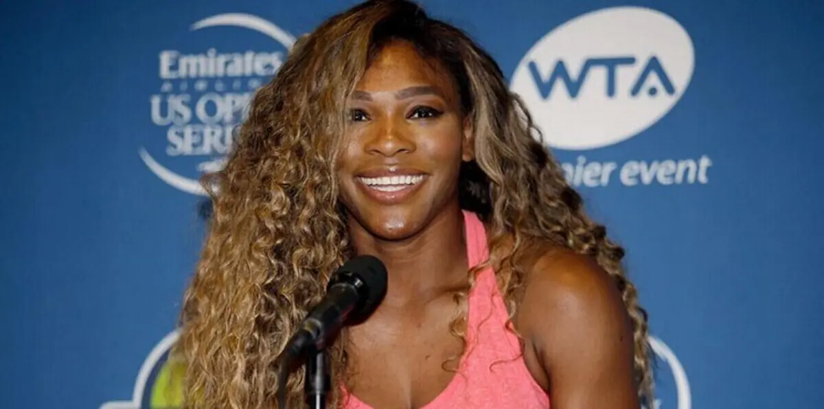 سيرينا تنسحب من البطولة الختامية للتنس بسبب إصابة بالكتف