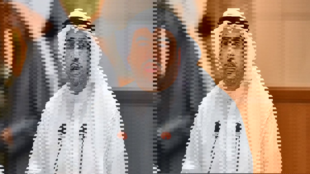 بلاغ ضد وزير المالية الكويتي بتهمة امتناعه عن فصل موظف مرتبط بإسرائيل