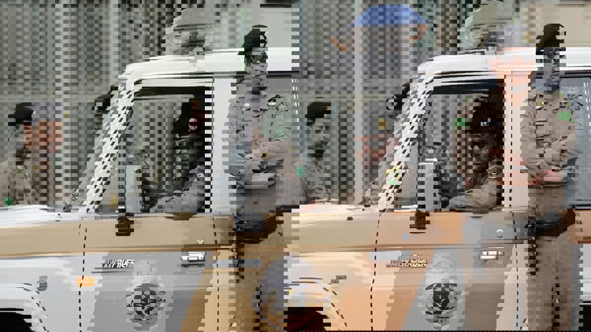 السعودية.. أحكام بالسجن لمتهمين بقضايا فساد بينهم ضباط ونساء