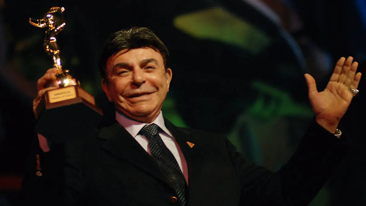 طارق الشناوي يثير الجدل بنفيه وجود ابن للراحل سمير صبري