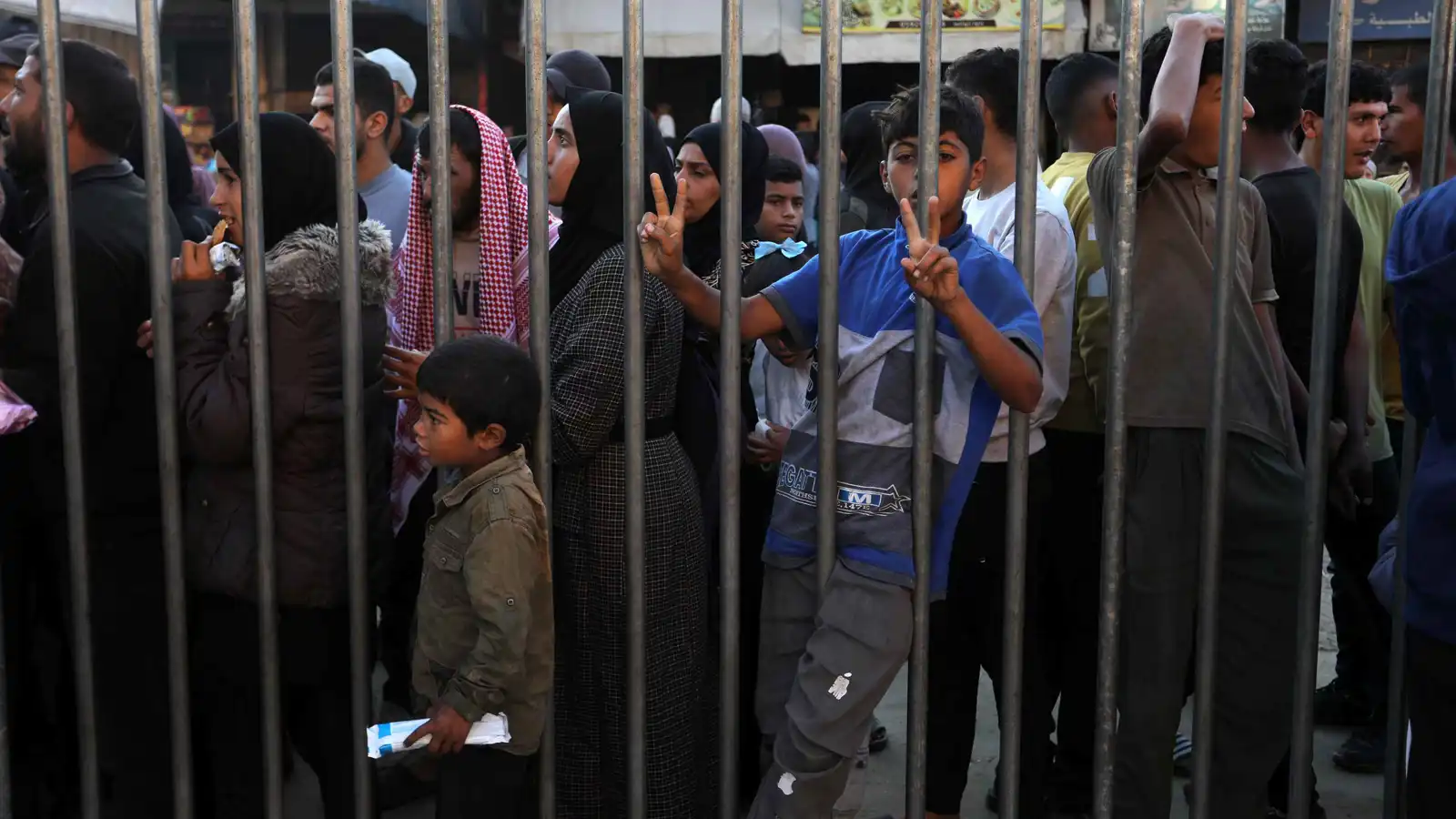 "تجنبوا دعم حماس".. الجيش الإسرائيلي يوجه تحذيرا لأهالي الأسرى الفلسطينيين