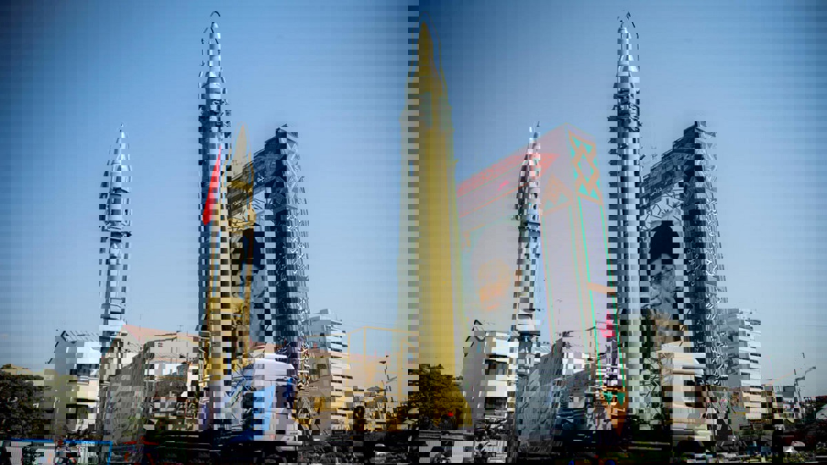 إيران تقول إنها ستواصل برنامج الصواريخ الباليستية‎