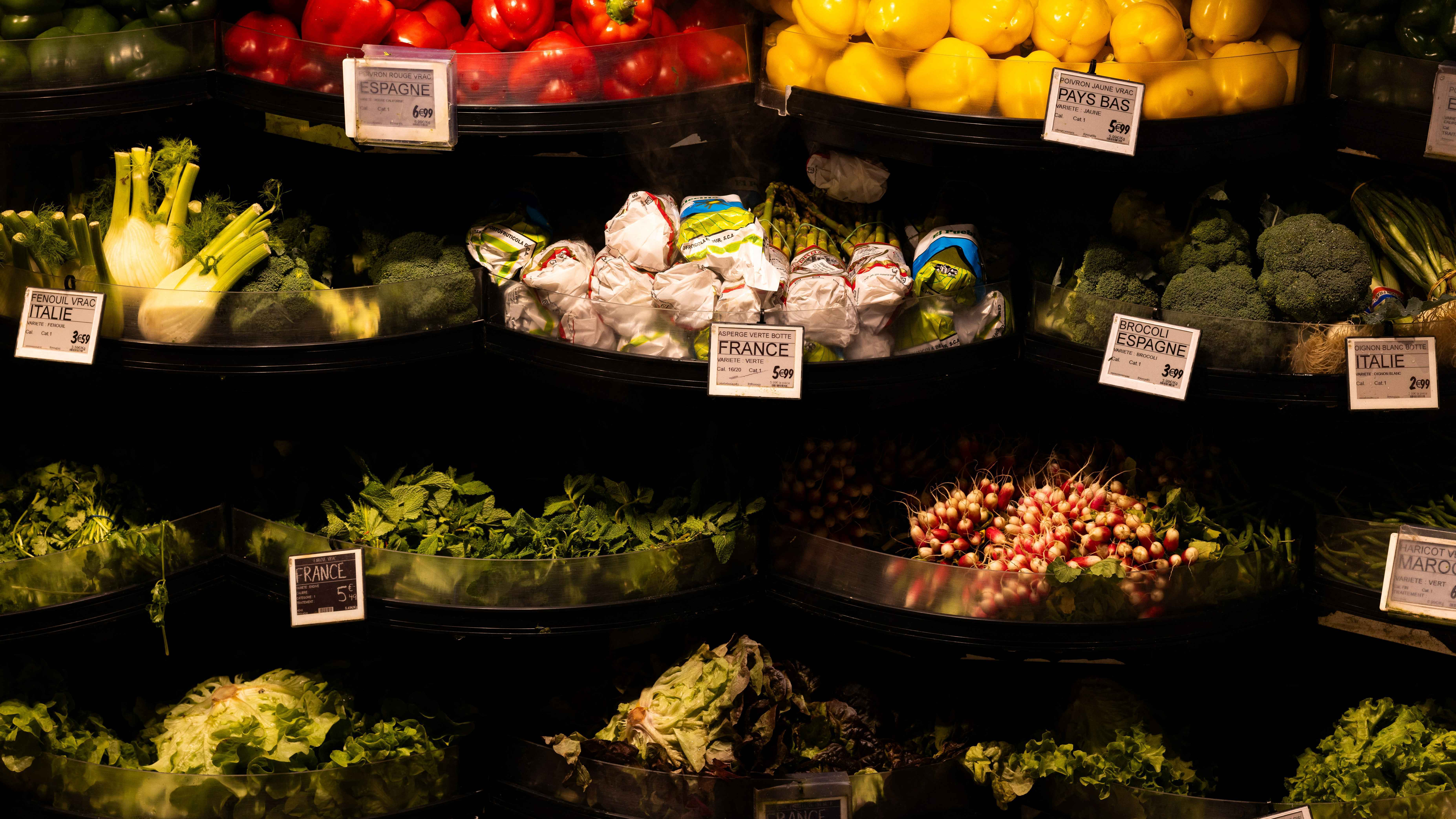 الأطعمة "سالبة السعرات الحرارية".. كيف تعزز فقدان الوزن؟