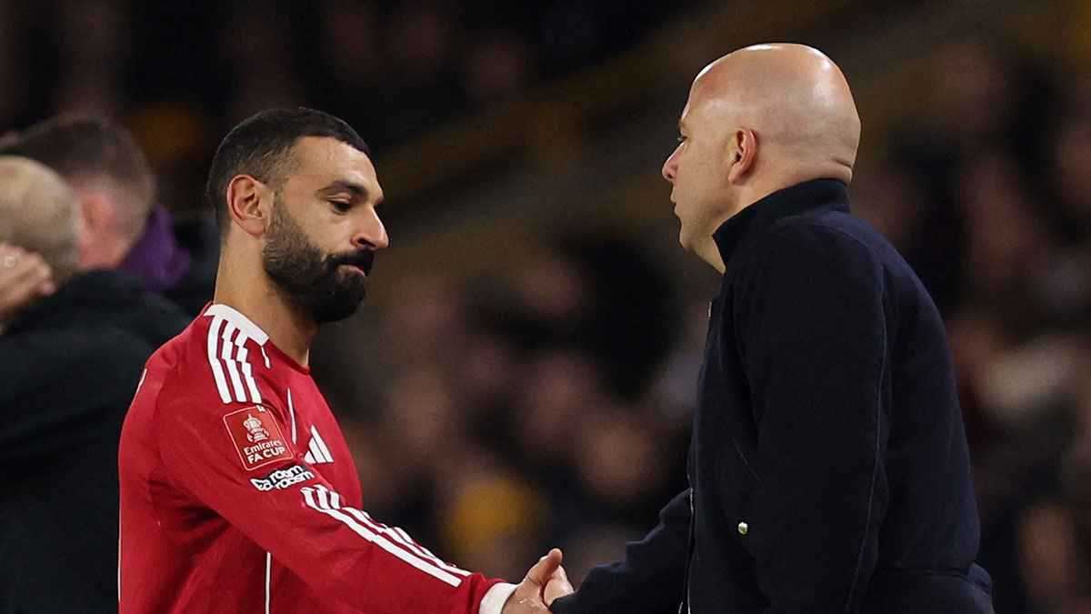 سلوت يخفي عيوب محمد صلاح 