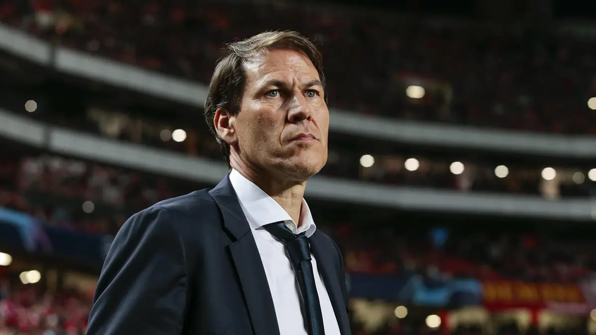 مسلي آل معمر رئيس نادي النصر مع رودي غارسيا في باريس (شاهد)