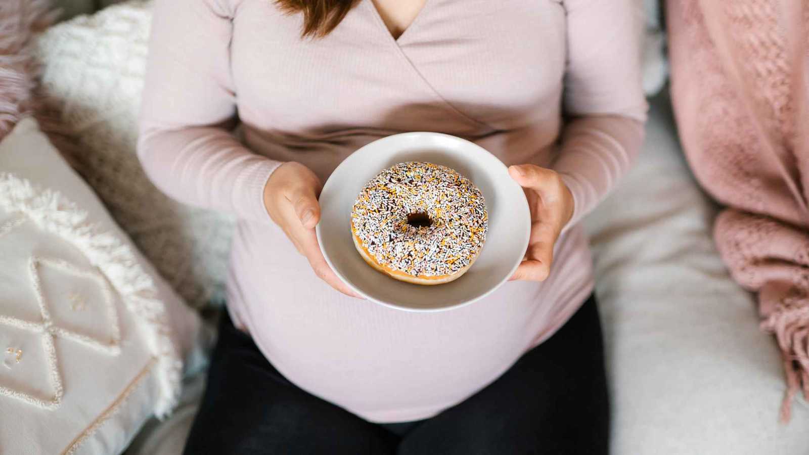 لماذا يجب الحد من السكر أثناء الحمل؟