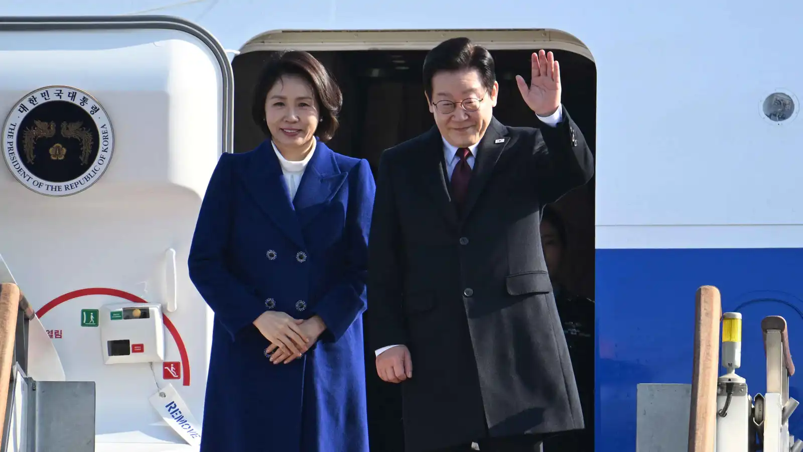 رئيس كوريا الجنوبية يصل إلى بكين في زيارة رسمية