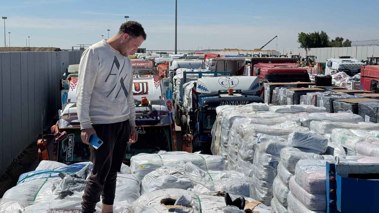 آلية جديدة لإدخال المساعدات.. هل تُغني إسرائيل عن التهدئة بغزة؟