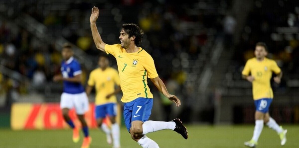الإصابة تفسد عودة كاكا لمنتخب البرازيل
