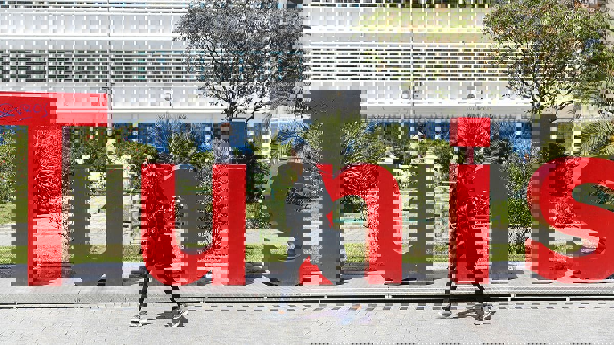 خبراء: تخفيض التصنيف الائتماني لتونس يقوض قدرتها على الاقتراض والاستثمار