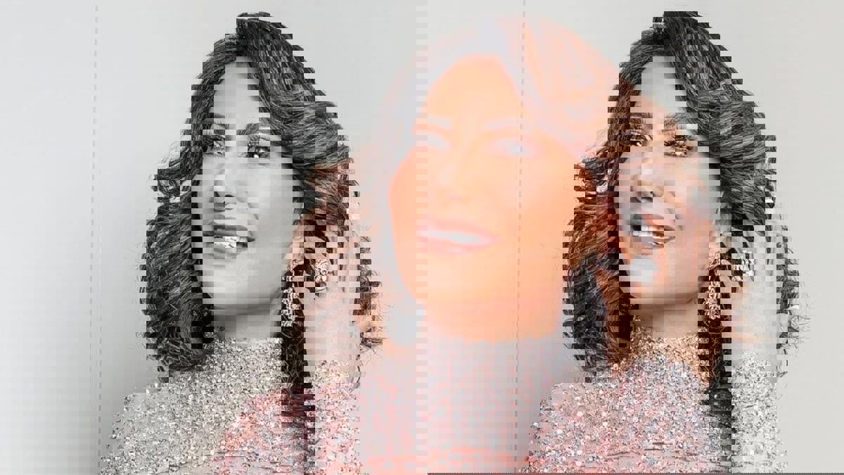 "زوجة واحدة لا تكفي" يدفع بهدى حسين لمقاضاة المسيئين لها 