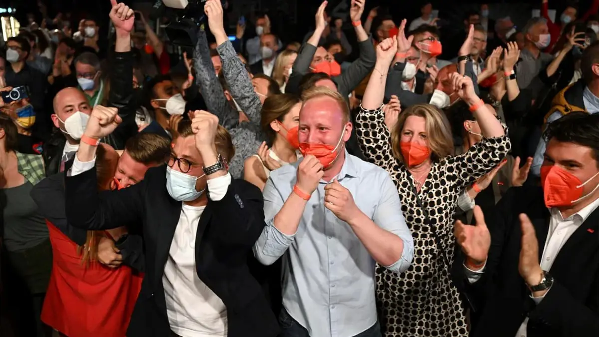 حزب شولتس يتصدر نتائج أول اقتراع محلي منذ توليه السلطة