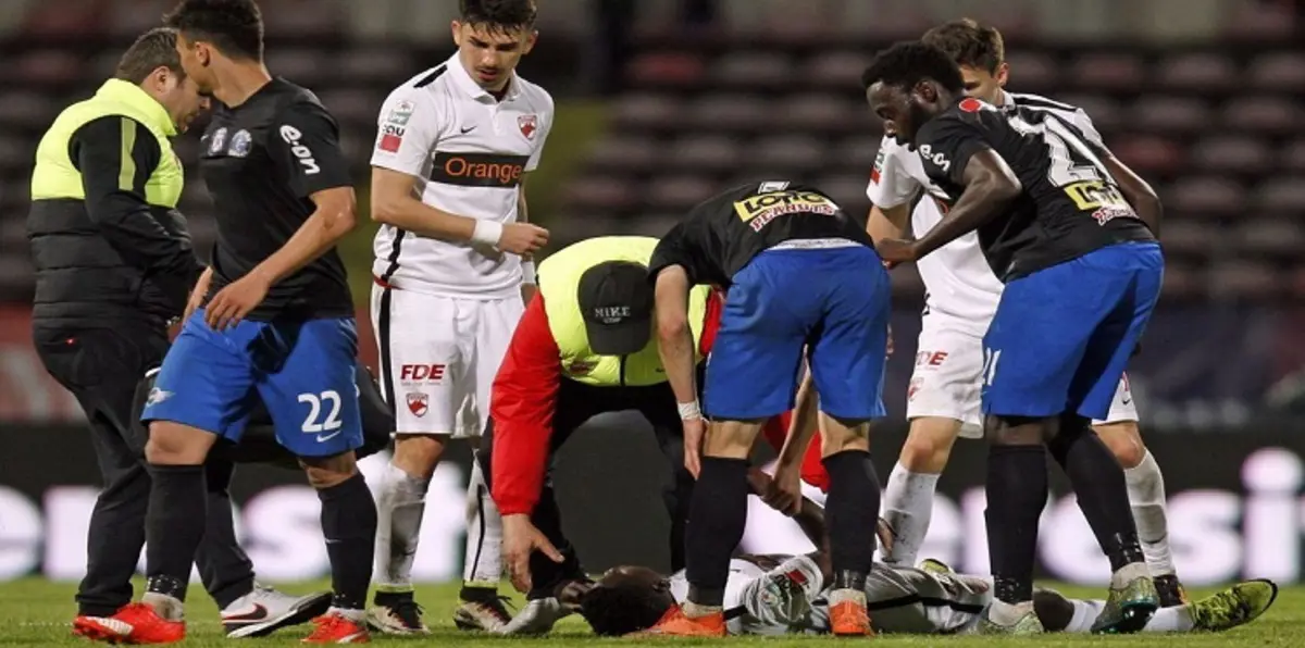 وفاة لاعبة كاميرونية أثناء عمليات الإحماء (صورة)