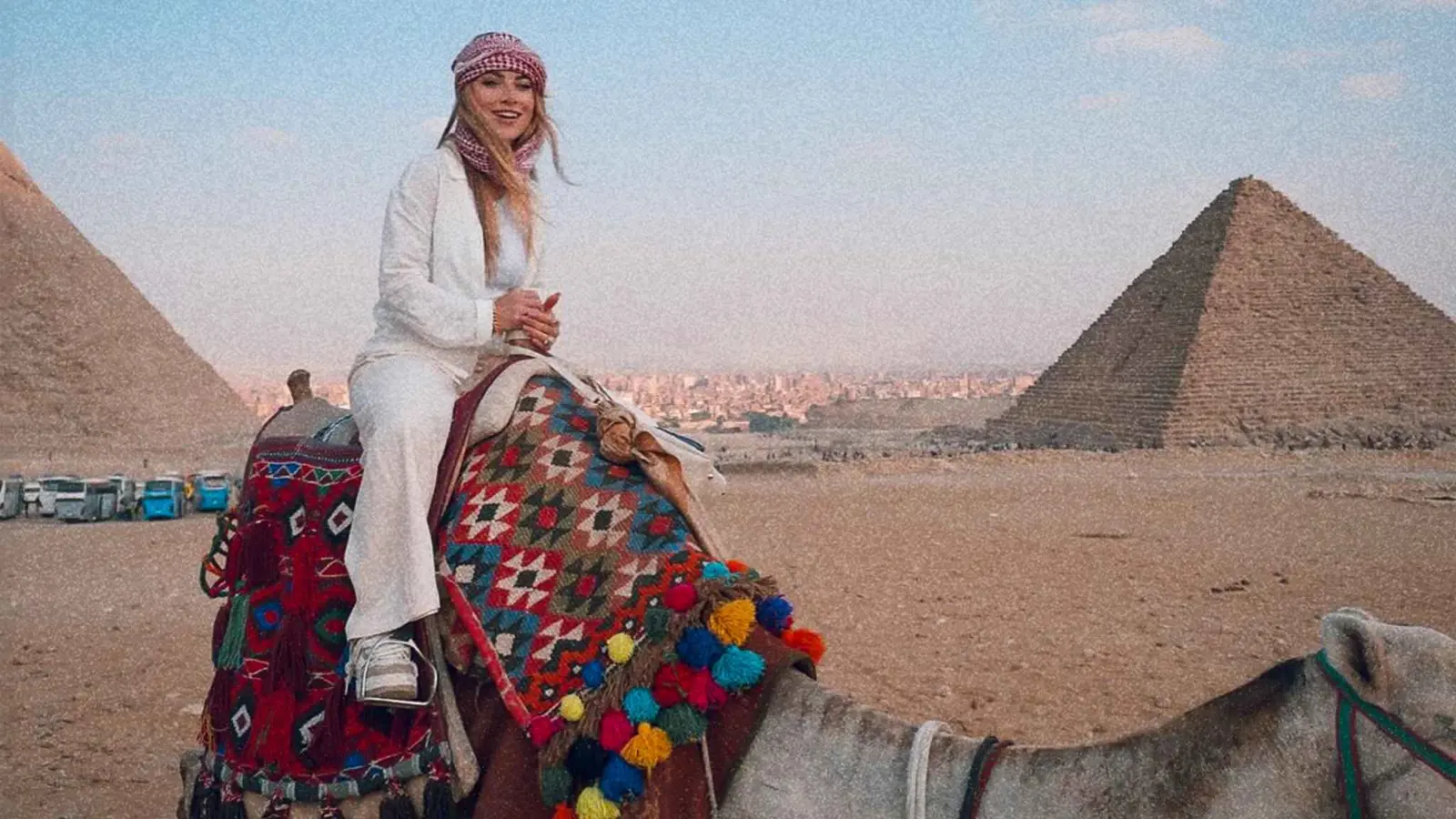 ساويرس يكشف عن "أكبر تهديد" لتطوير أهرامات الجيزة