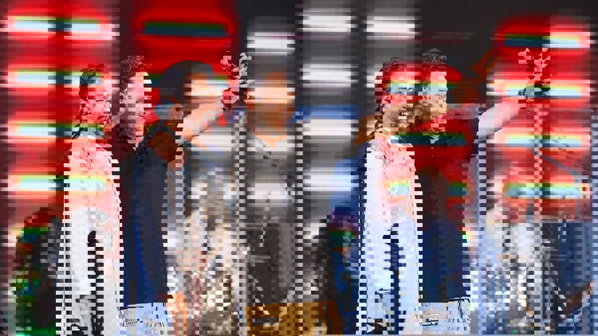 مسرح "بنش مارك" يختتم فعاليات حفله الضخم "كاسيت 90" 