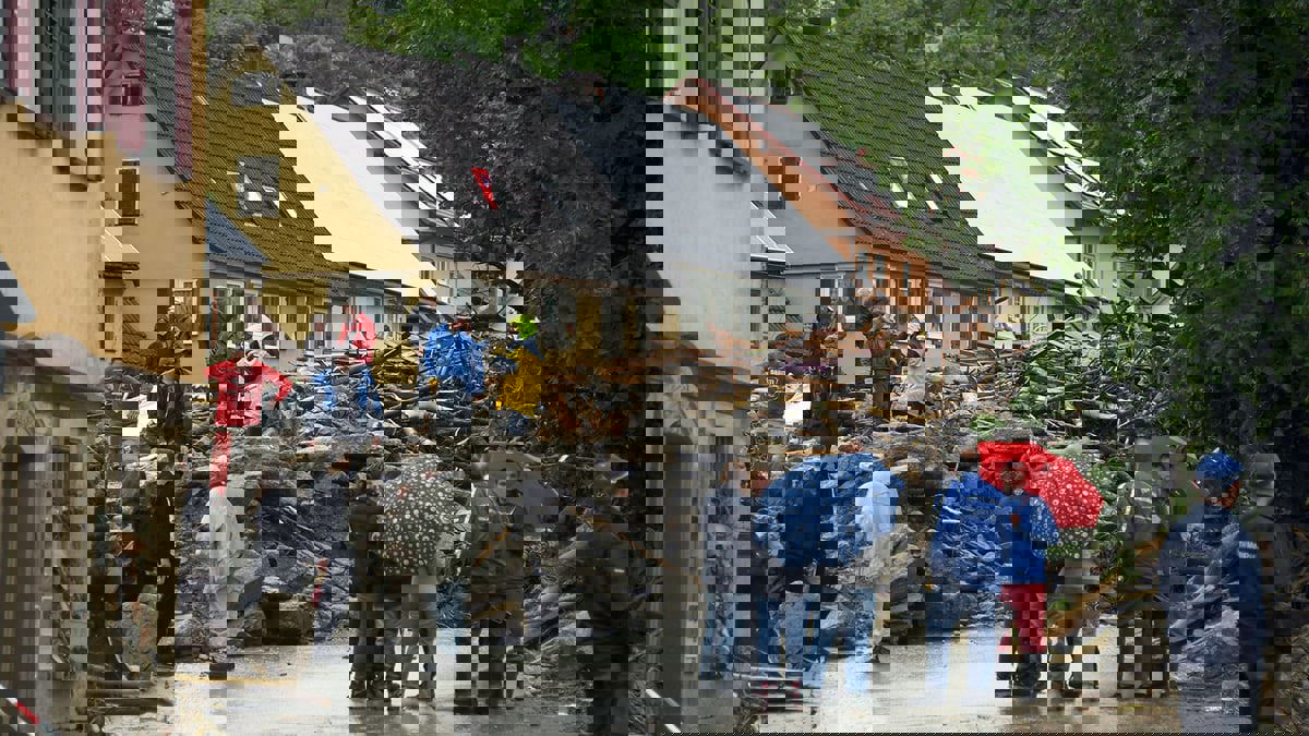 الثقب يتوسّع والانحباس يضيق