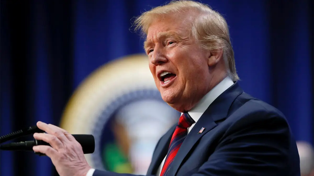 ترامب يغرد ساخرًا من انسحاب "أوباما الأبيض" من سباق الانتخابات الرئاسية