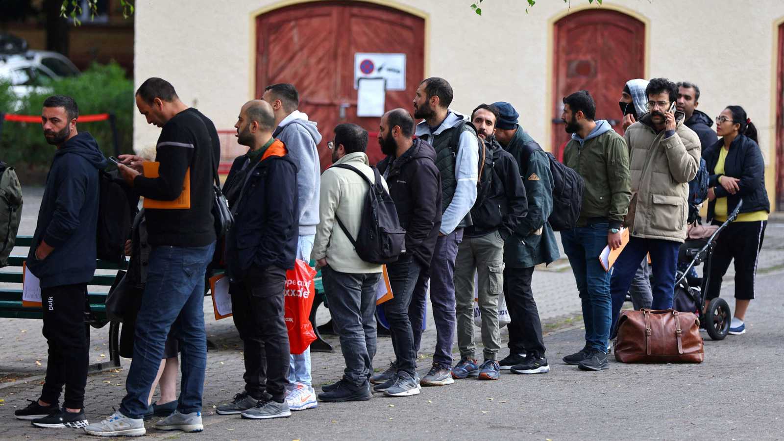 "ليست بوفيهاً مفتوحاً".. السويد تخفض "المزايا" للحد من الهجرة