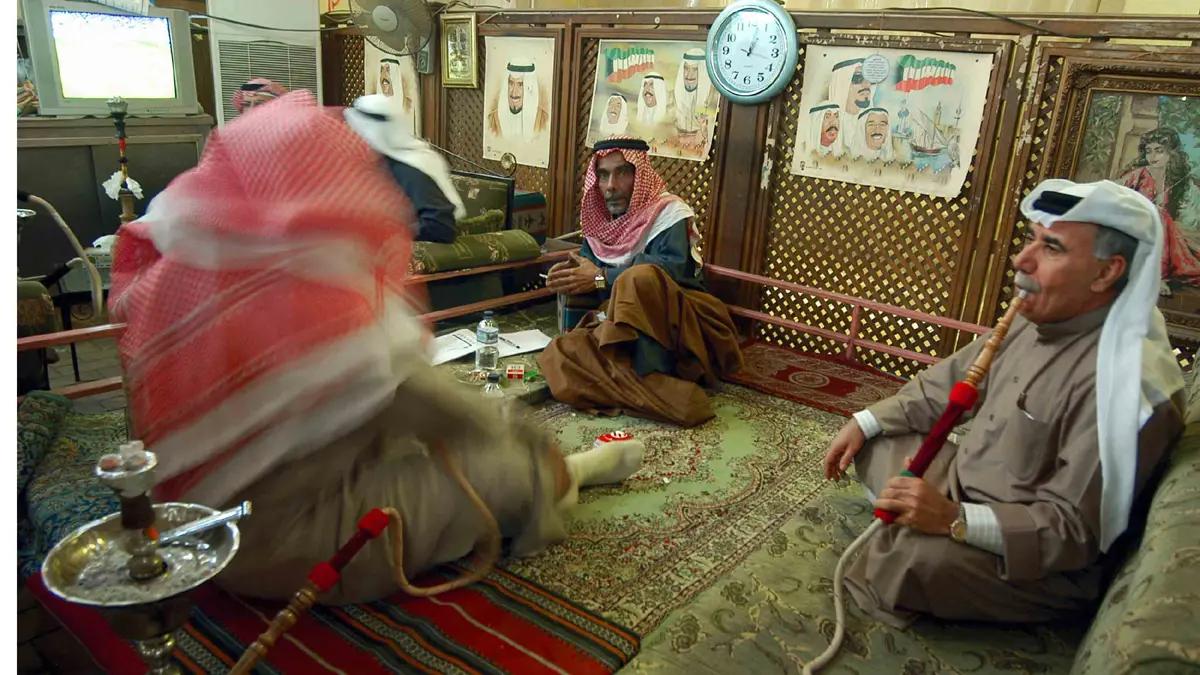 الكويت تمنع الشيشة في المقاهي بسبب فيروس كورونا