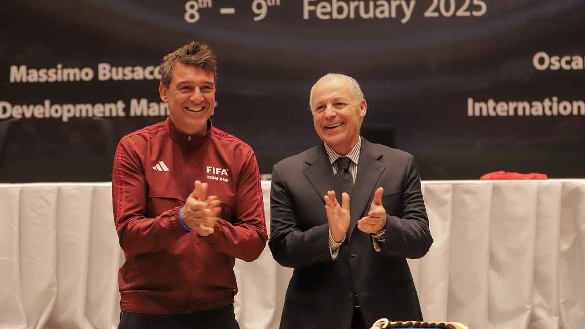 "هذه كرة طائرة".. بوساكا يصعق الحكام المصريين بسبب الأهلي والزمالك