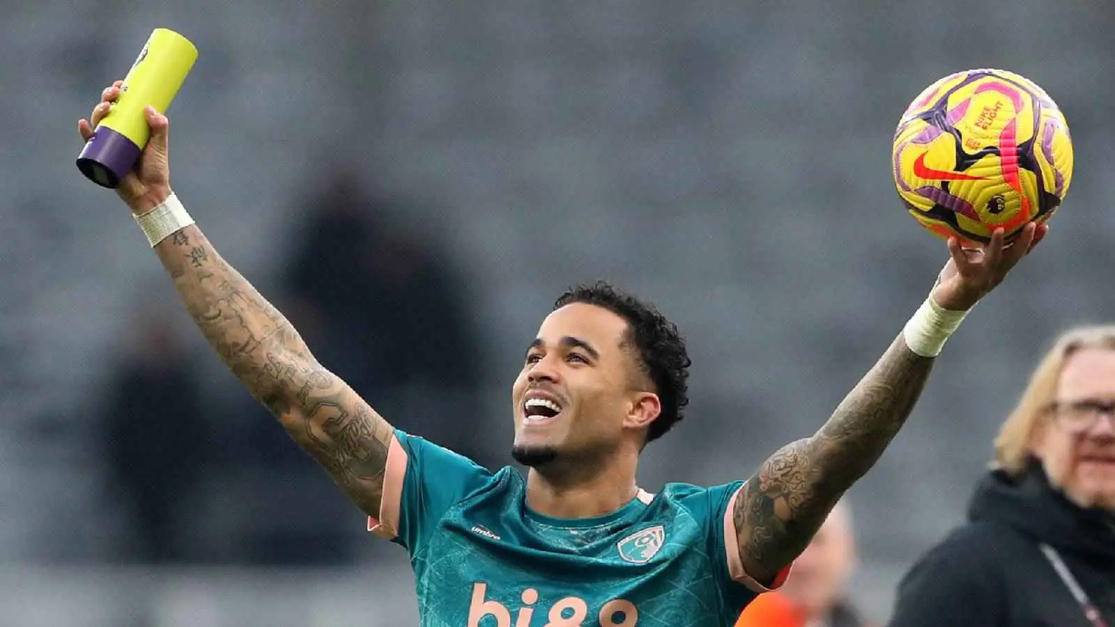 جاستن كلويفرت.. نجل أسطورة برشلونة يتفوق على والده