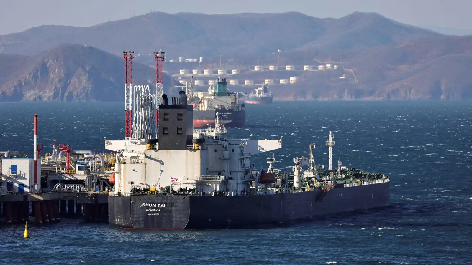 "مساعدة إنسانية عاجلة".. روسيا تستعد لتوجيه شحنة نفط إلى كوبا