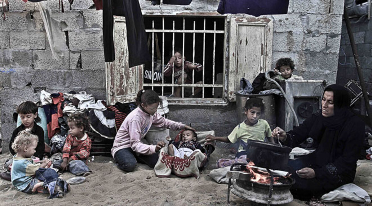 نساء في غزة يعملنّ بدلا عن أزواجهنّ العاطلين