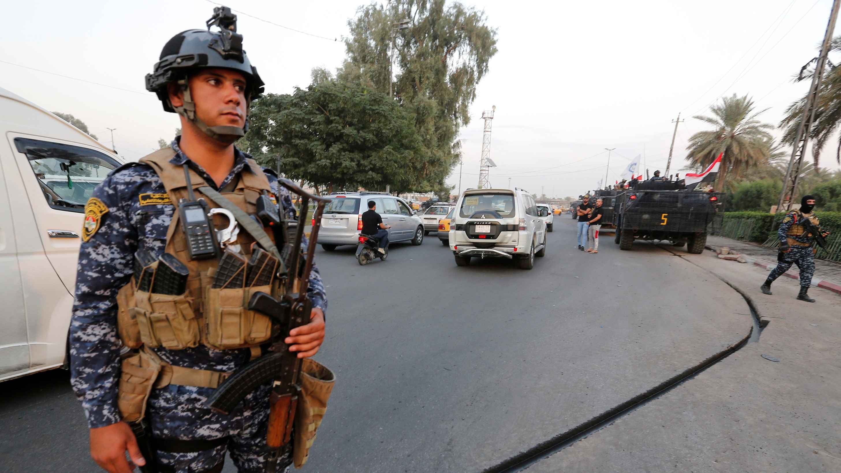 قتل ابنه ورماه في "مكب نفايات".. كشف ملابسات جريمة "مفزعة" بالعراق