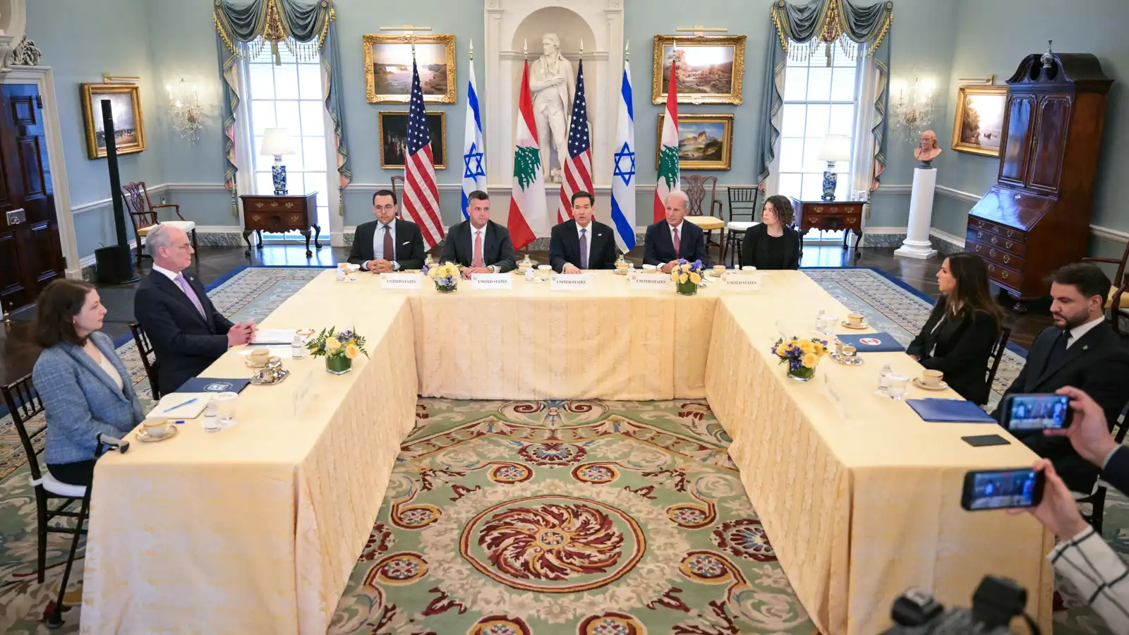 لبنان وإسرائيل.. هل تفرض واشنطن منطق "دولة مقابل دولة"؟