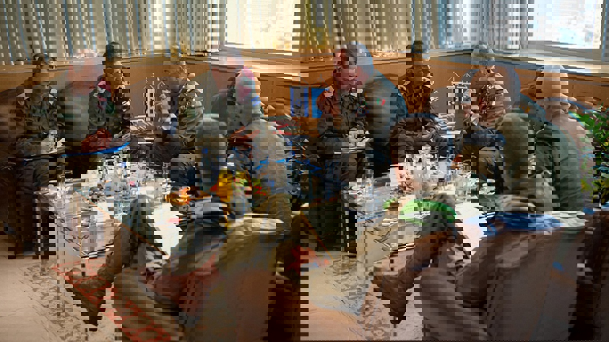 الجيش الإسرائيلي يطالب لبنان بإغلاق مصانع حزب الله للصواريخ عالية الدقة