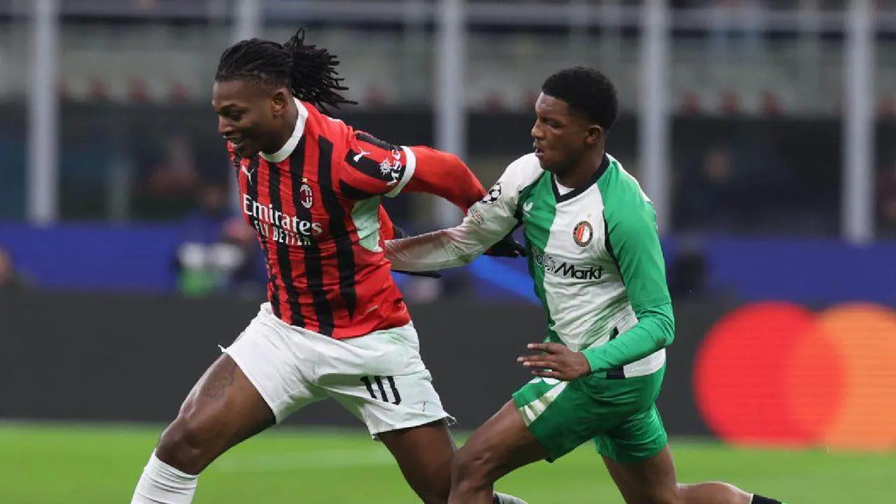 قرار كارثي وساذج.. 3 أسباب لفضيحة ميلان الأوروبية