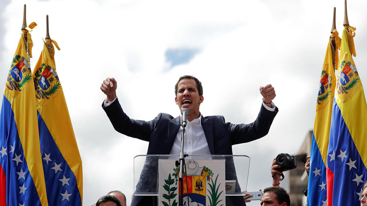 إدارة ترامب تقبل حليفًا لجوايدو قائمًا بأعمال سفارة فنزويلا بواشنطن