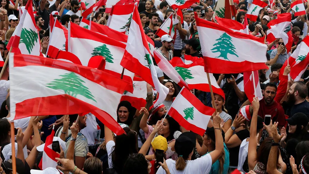 الجيش اللبناني للمتظاهرين: نقف إلى جانبكم بعيدًا عن إقفال الطرق‎