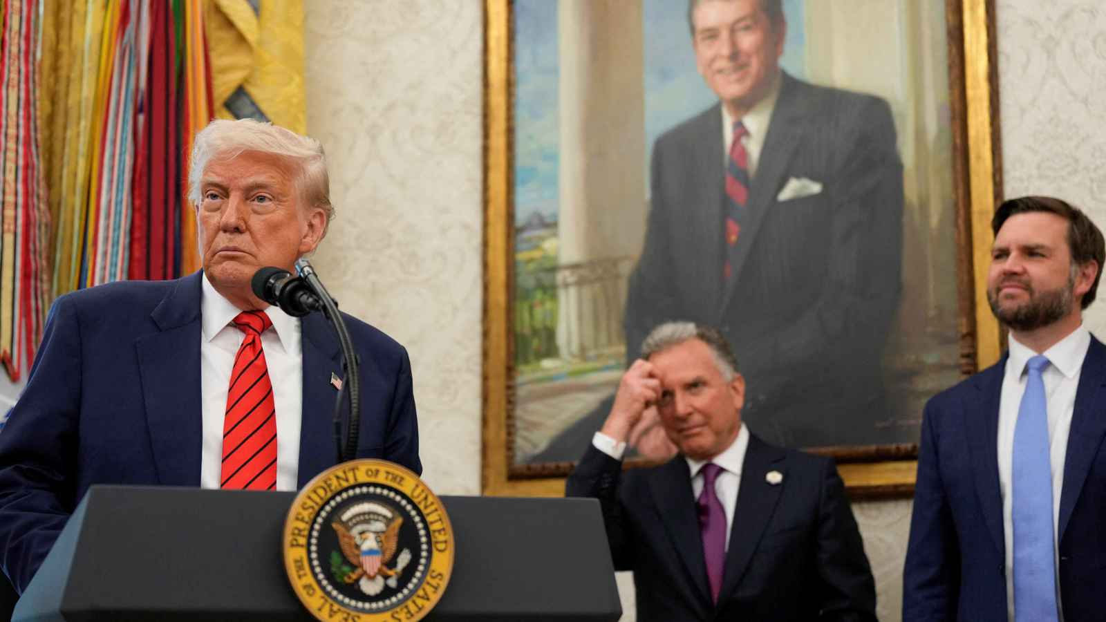 وقف إطلاق النار مع الحوثي.. اتفاق حقيقي أم تصريح "عفوي" لترامب؟