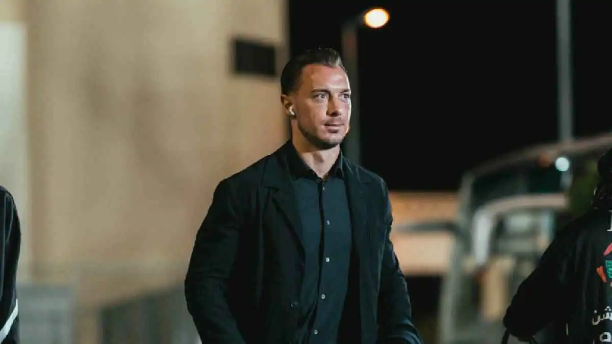 لو سجلها فريق آخر ستحتسب.. يايسله يشن هجوما على حكم الأهلي والأخدود