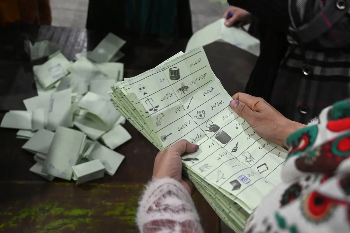 قائد الجيش الباكستاني يأمل أن تسفر الانتخابات عن استقرار سياسي 