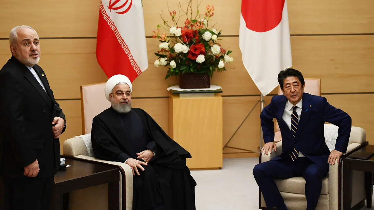 رئيس وزراء اليابان يطلب من روحاني الالتزام بالاتفاق النووي