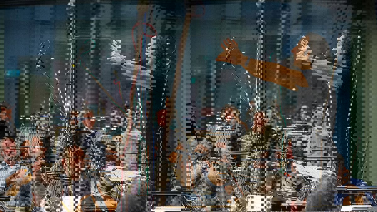 أفلام سينمائية زادت موسيقاها التصويرية من شهرتها