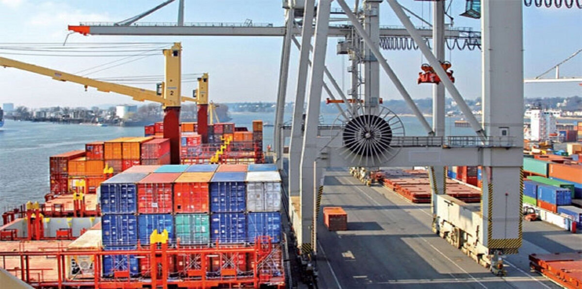 الجزائر تفتح قطاع الشحن الجوي والبحري أمام القطاع الخاص