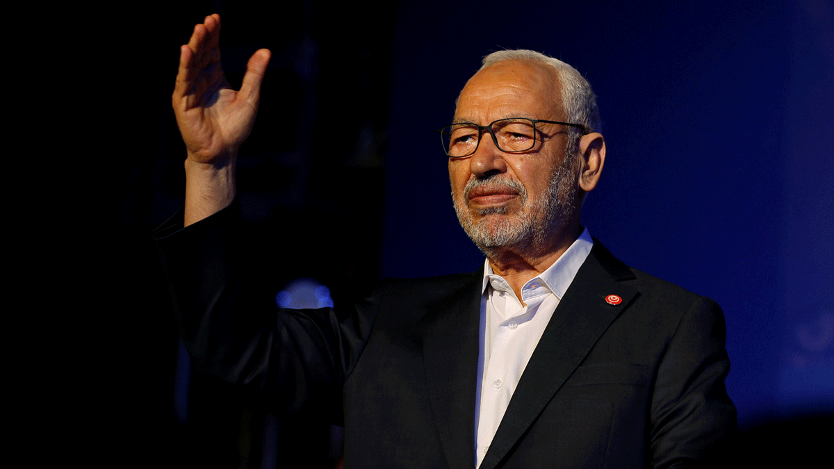 تونس.. محللون: الغنوشي يدفع بأزمة التعديل الوزاري نحو "معركة كسر عظام" مع قيس سعيد