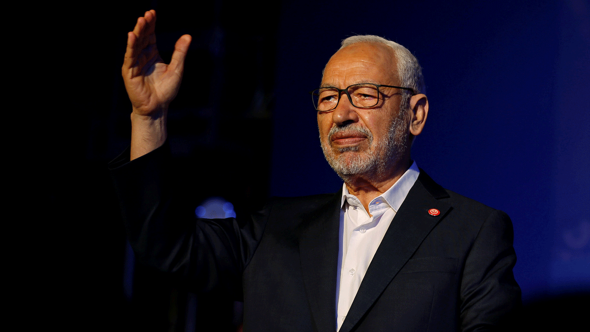 تونس.. محللون: الغنوشي يدفع بأزمة التعديل الوزاري نحو "معركة كسر عظام" مع قيس سعيد